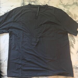 Lululemon Men's Black T-Shirt